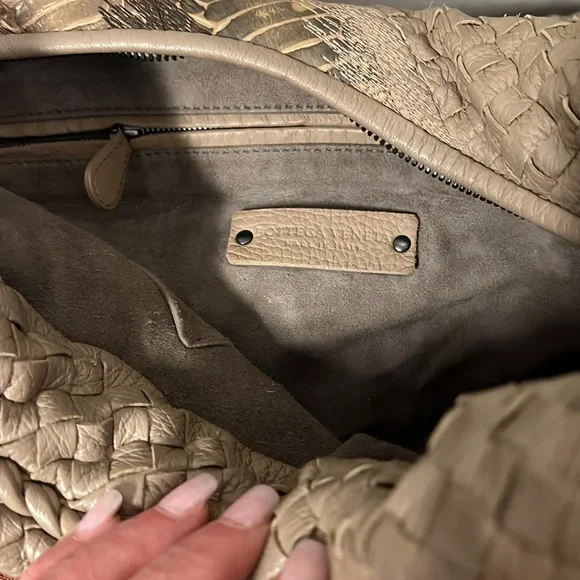 Authentic Rare.  Large Botega Veneta Embroidered Intrecciato shoulder Bag,… - Picture 5 of 12